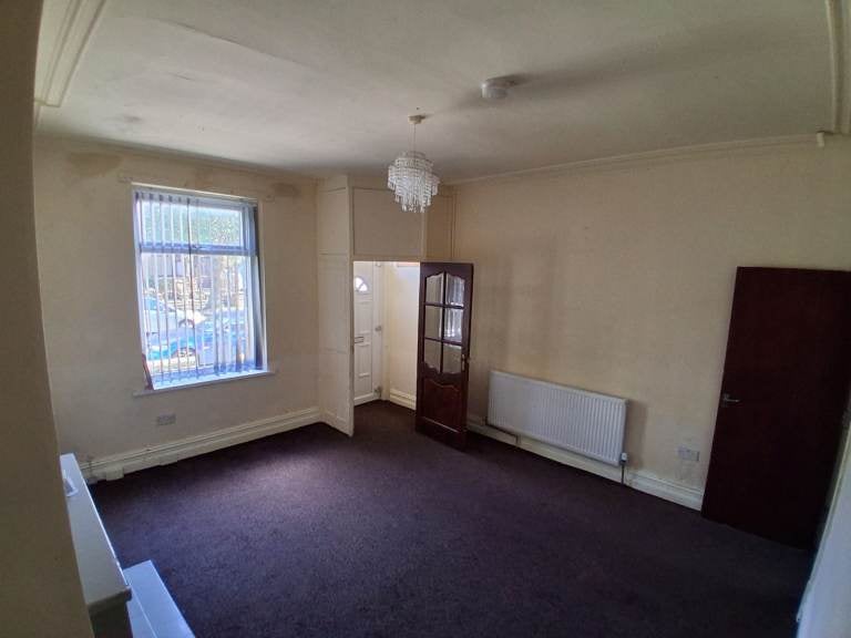 House Fieldhead Street in Bradford