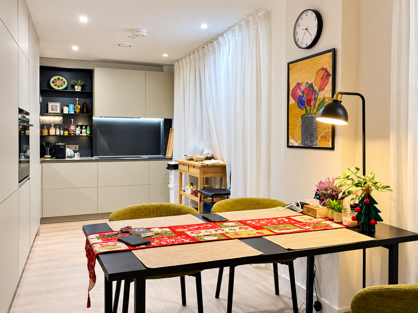 Flat Endymion Road in Greater London