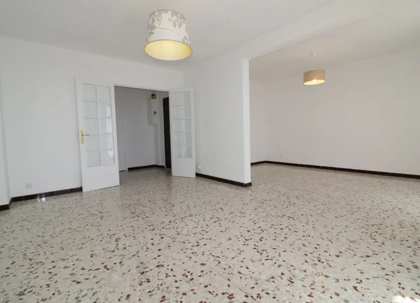 Flat Boulevard de l'Escaillon in Toulon