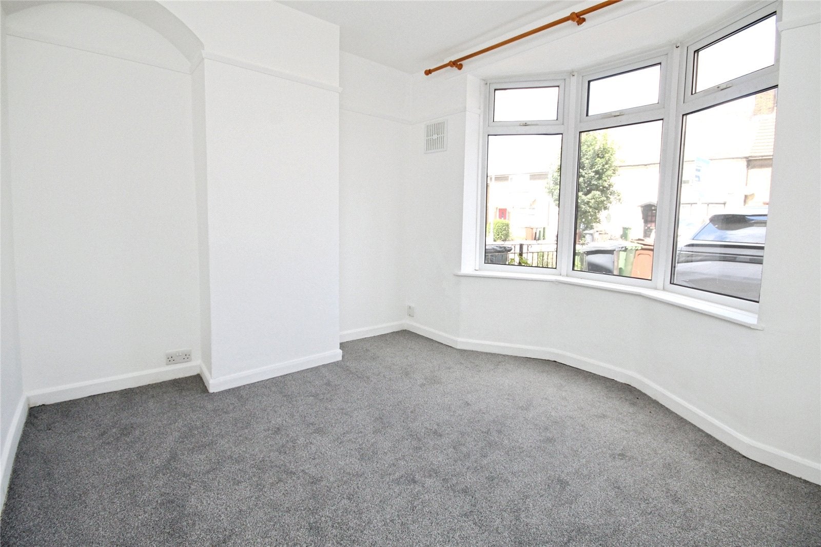 Flat Sheppey Road in Greater London