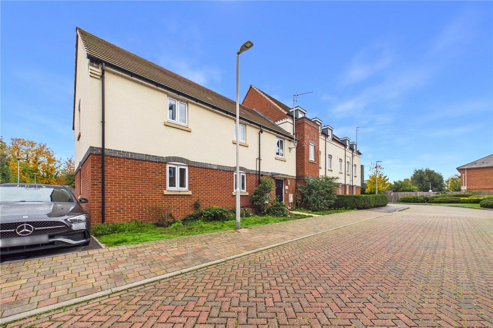 Flat Carpenters Close in Newbury