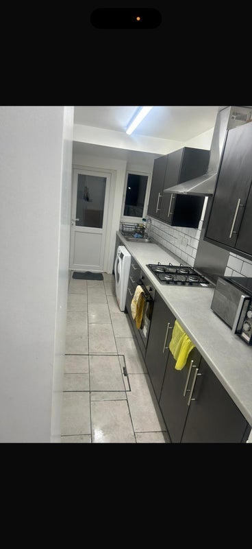 Room Westbury Road in Greater London