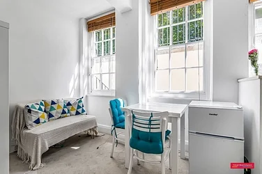 Flat Portman Square in City of Westminster