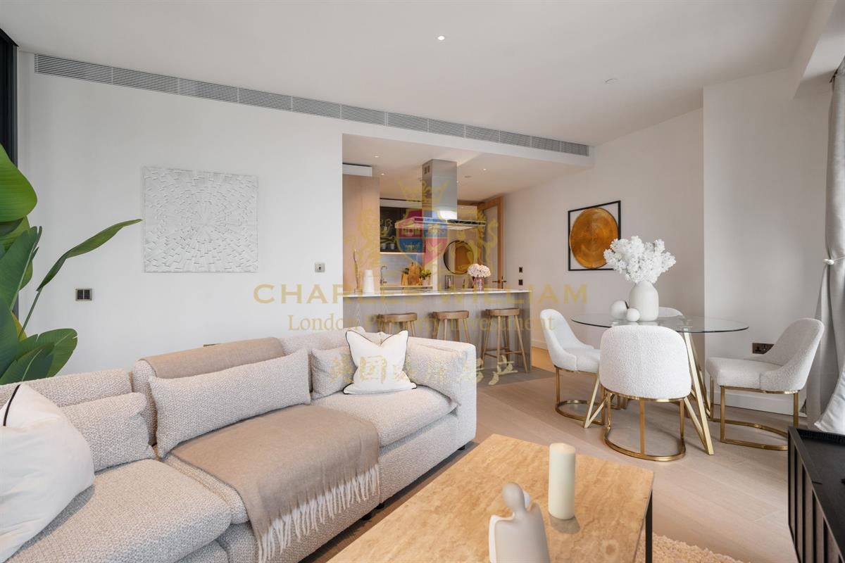 Flat Nine Elms Lane in Greater London
