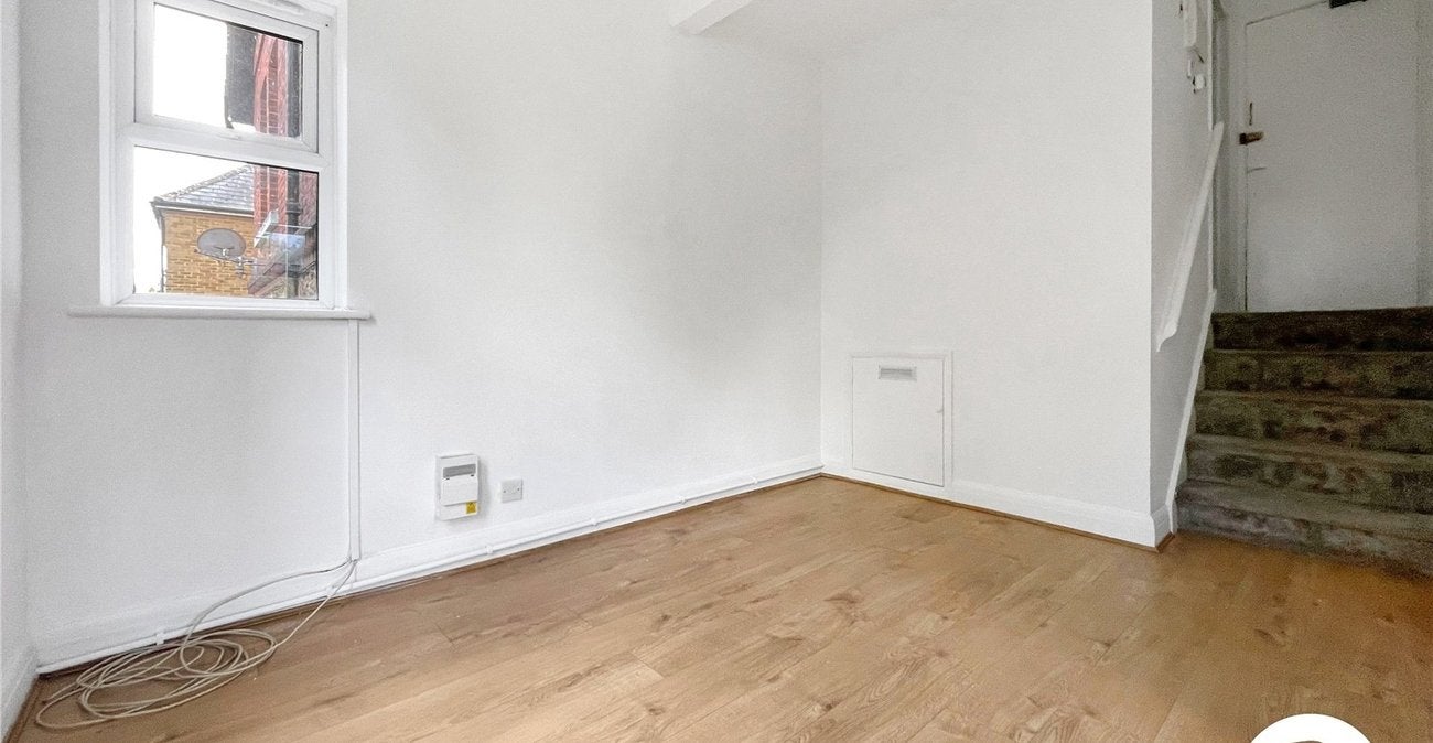 Flat Leafy Lane in Maidstone