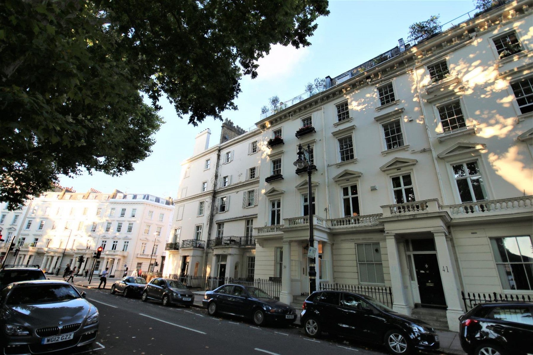 Flat Lupus Street in City of Westminster