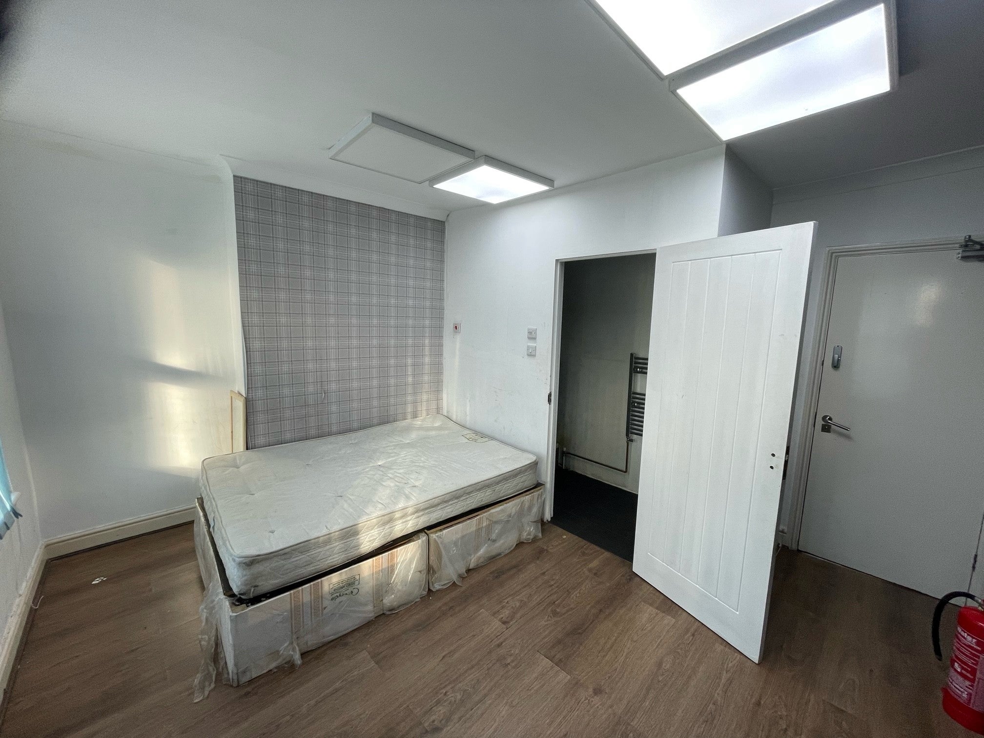 Flat Gillett Square in Greater London