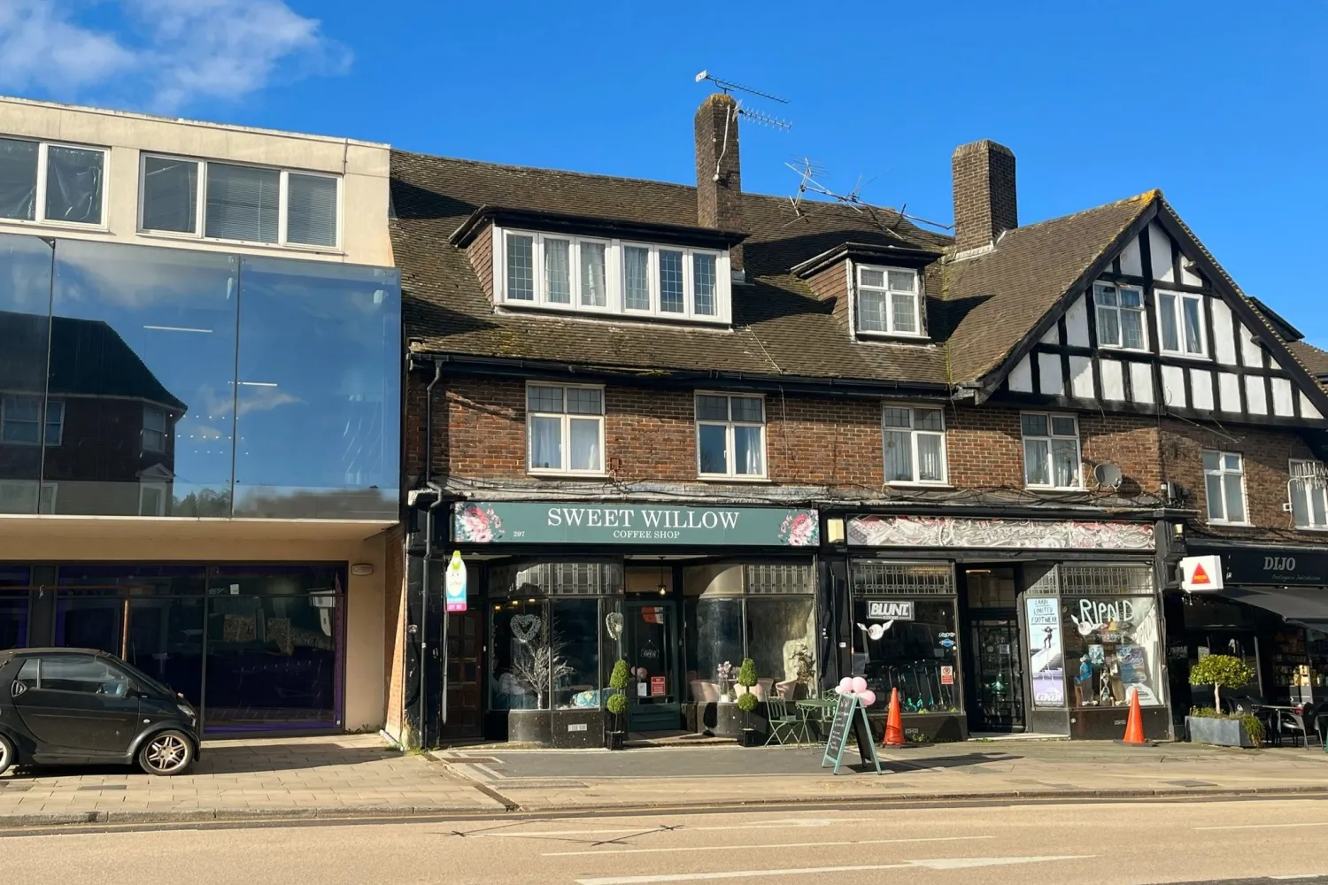 Flat High Street in Mole Valley