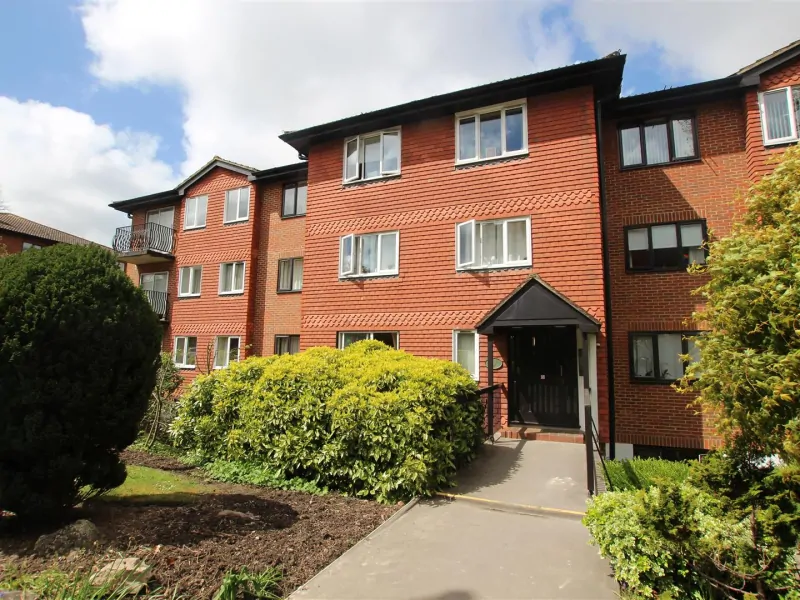 Flat Great Heathmead in Mid Sussex