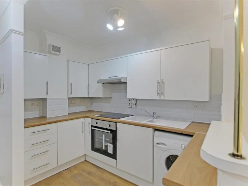 Flat Great Heathmead in Mid Sussex