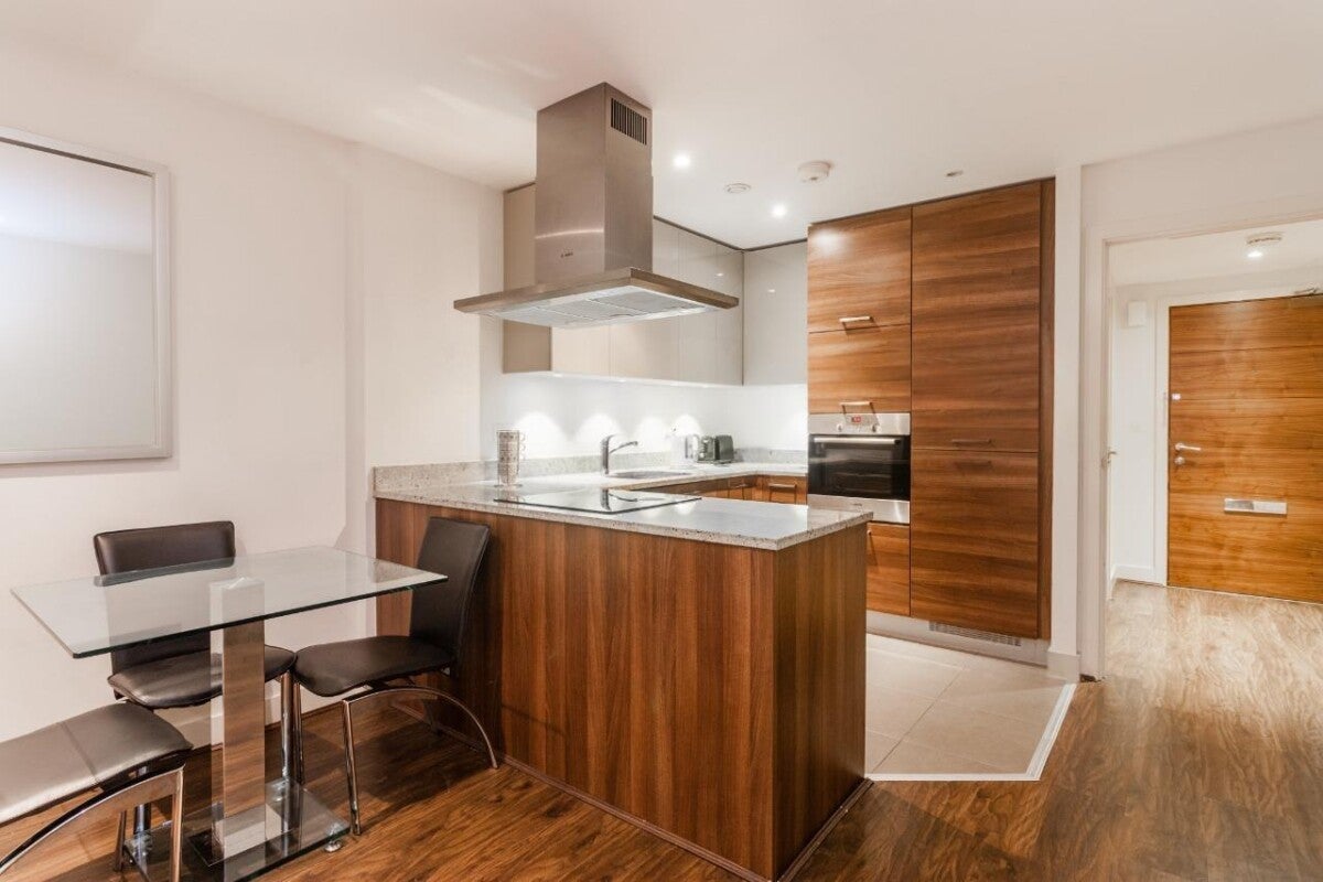 Flat Bromyard Avenue in Greater London