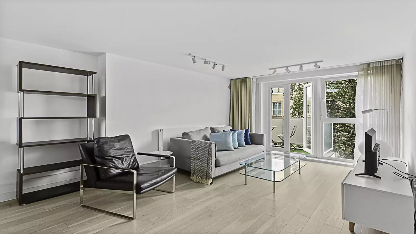 Flat Eaton Terrace in City of Westminster