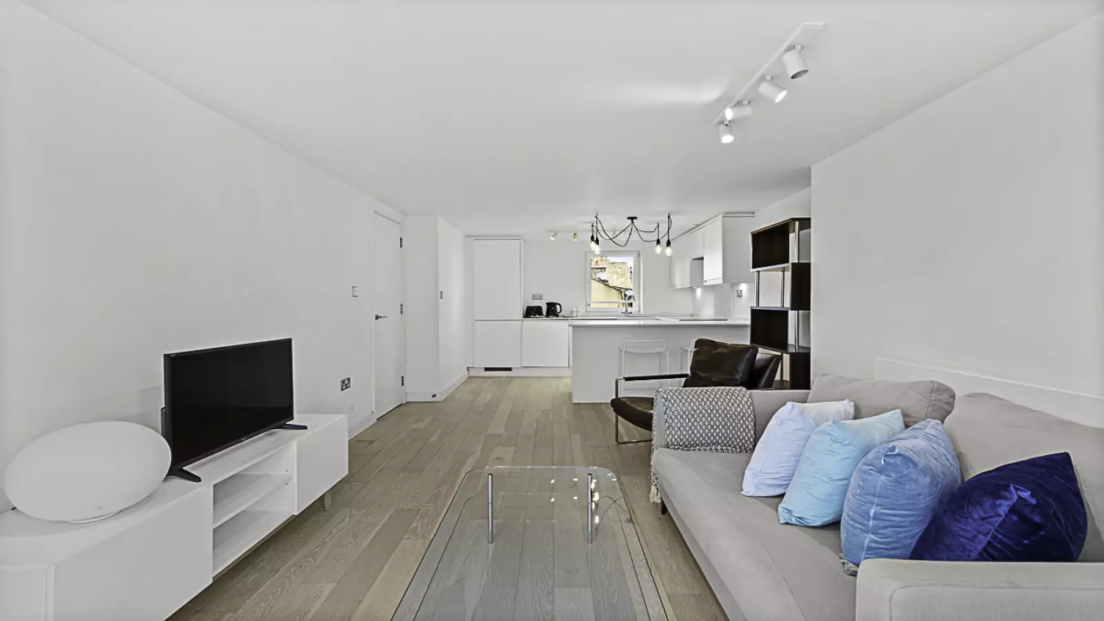 Flat Eaton Terrace in City of Westminster