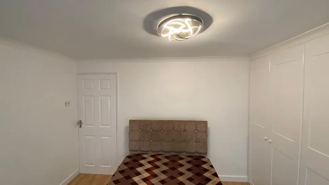 Room Gourney Grove in Grays