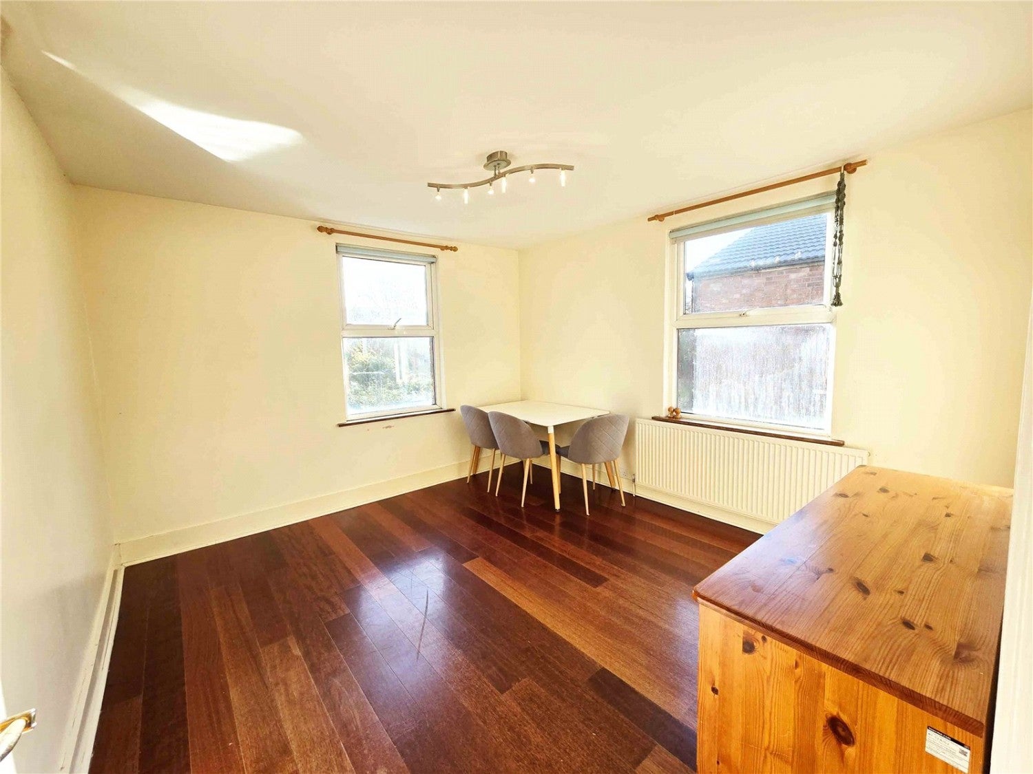 Flat Wellesley Road in Greater London