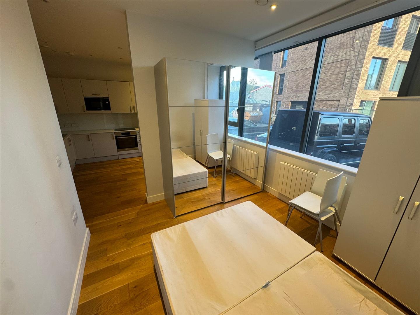 Flat Victoria Road in Greater London