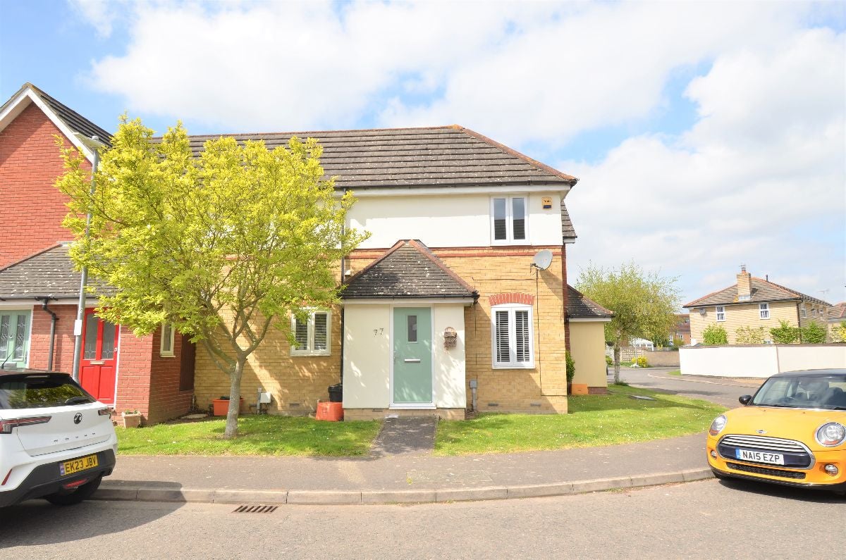 House Melville Drive in Wickford