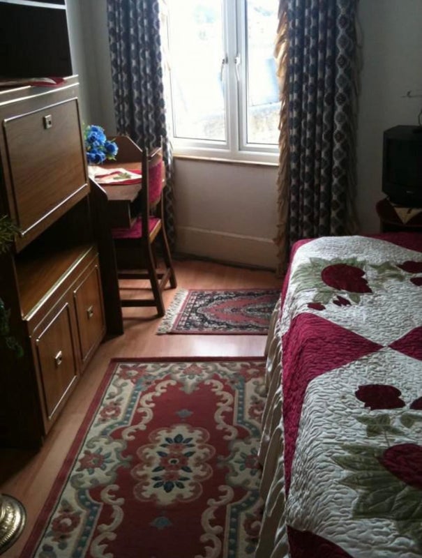 Room Mountgrove Road in Greater London