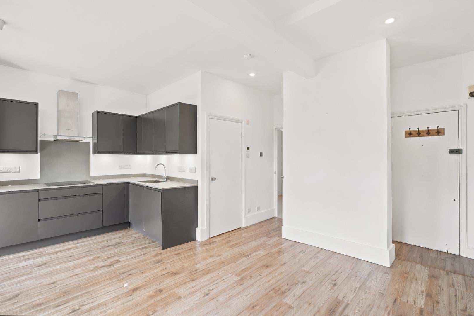 Flat Barry Road in Greater London
