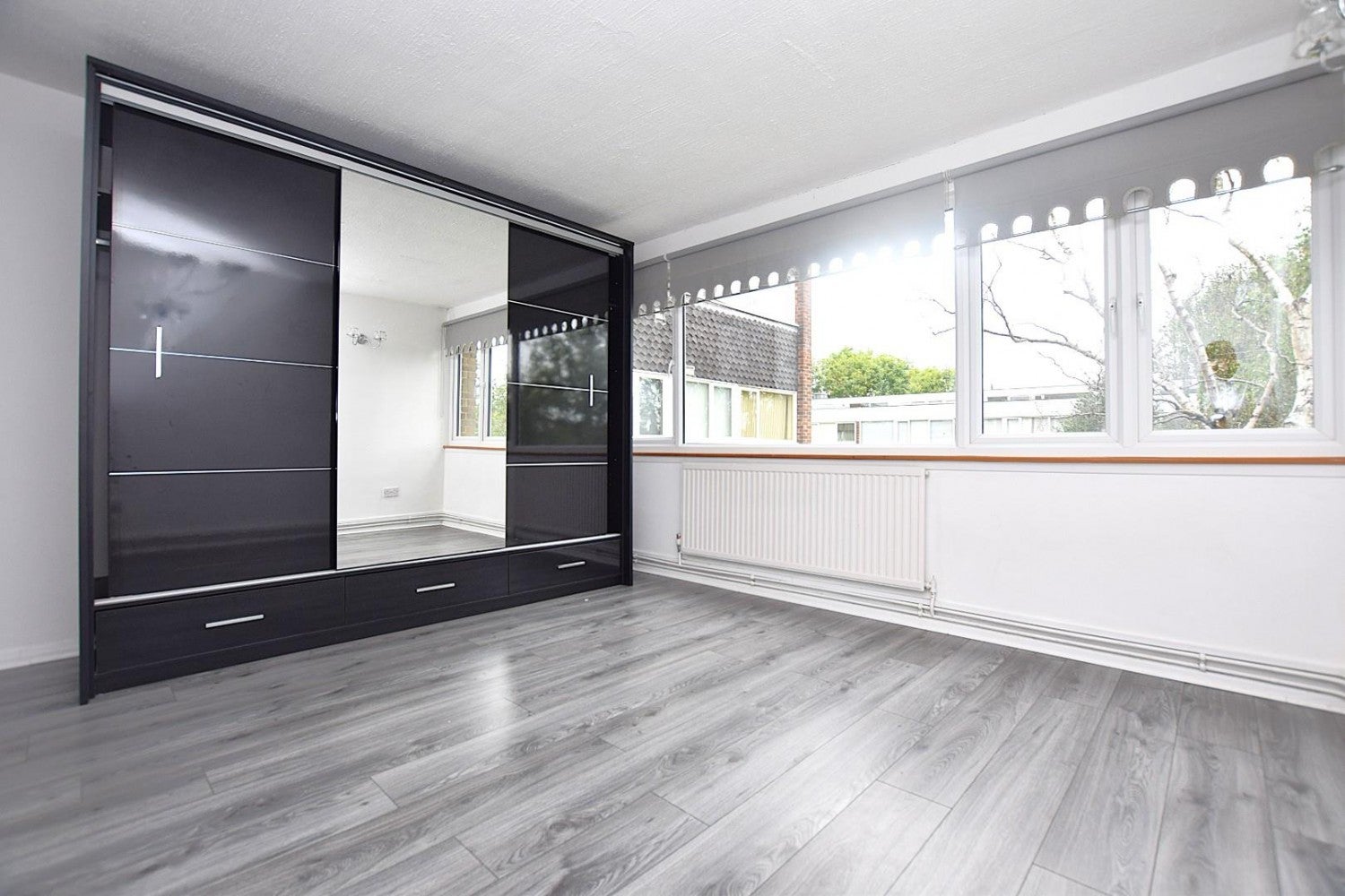 Flat The Ridings in Greater London