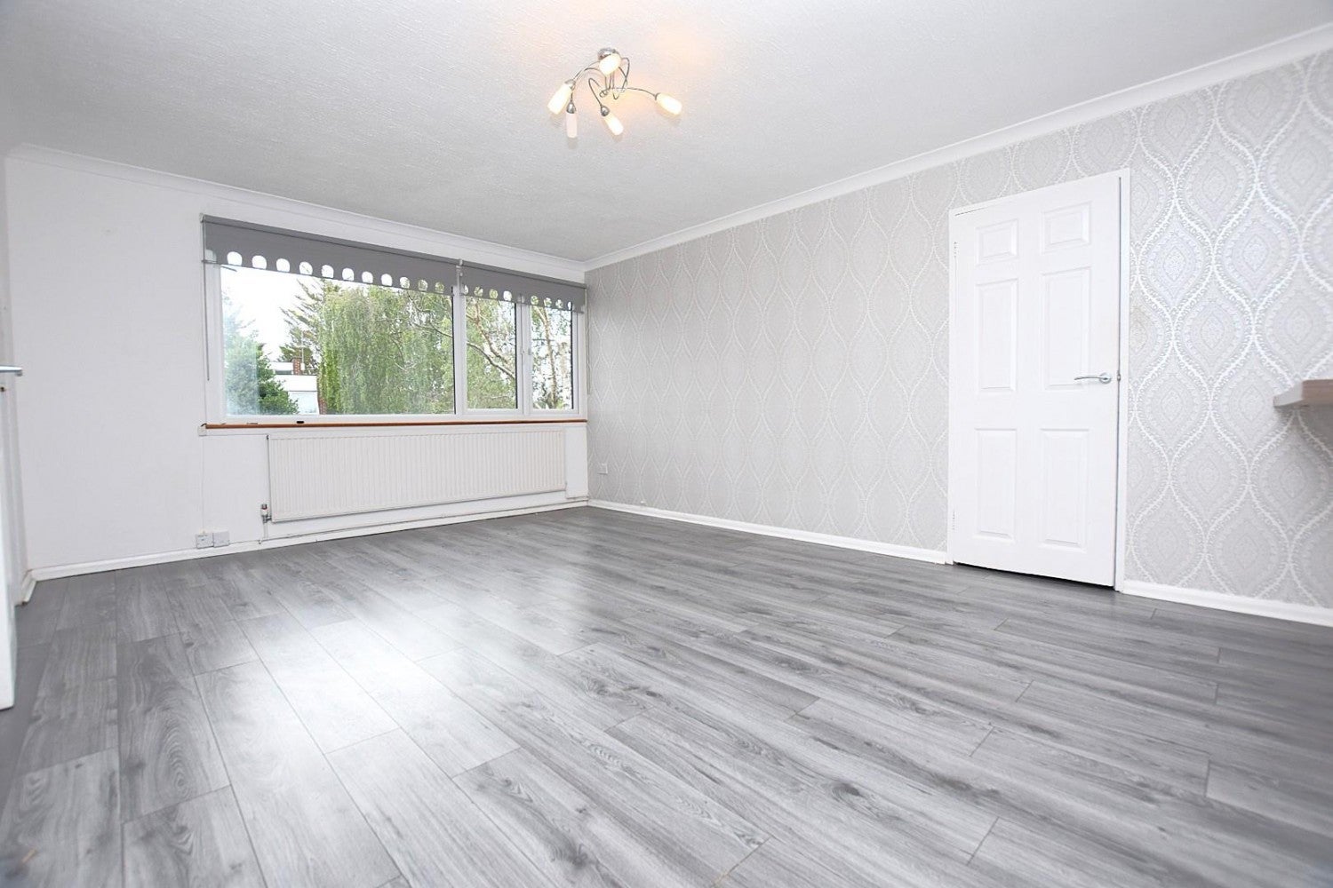 Flat The Ridings in Greater London