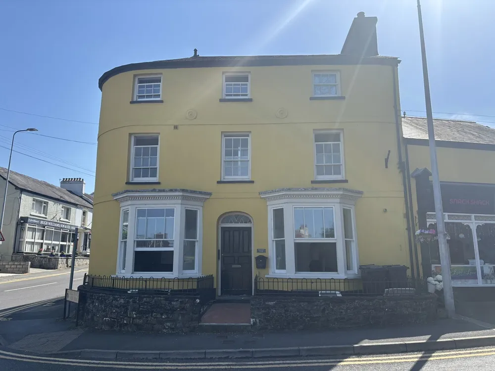 Flat New Road in Llandeilo