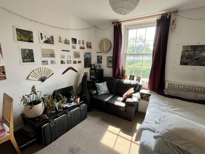 Flat College Lane in Greater London