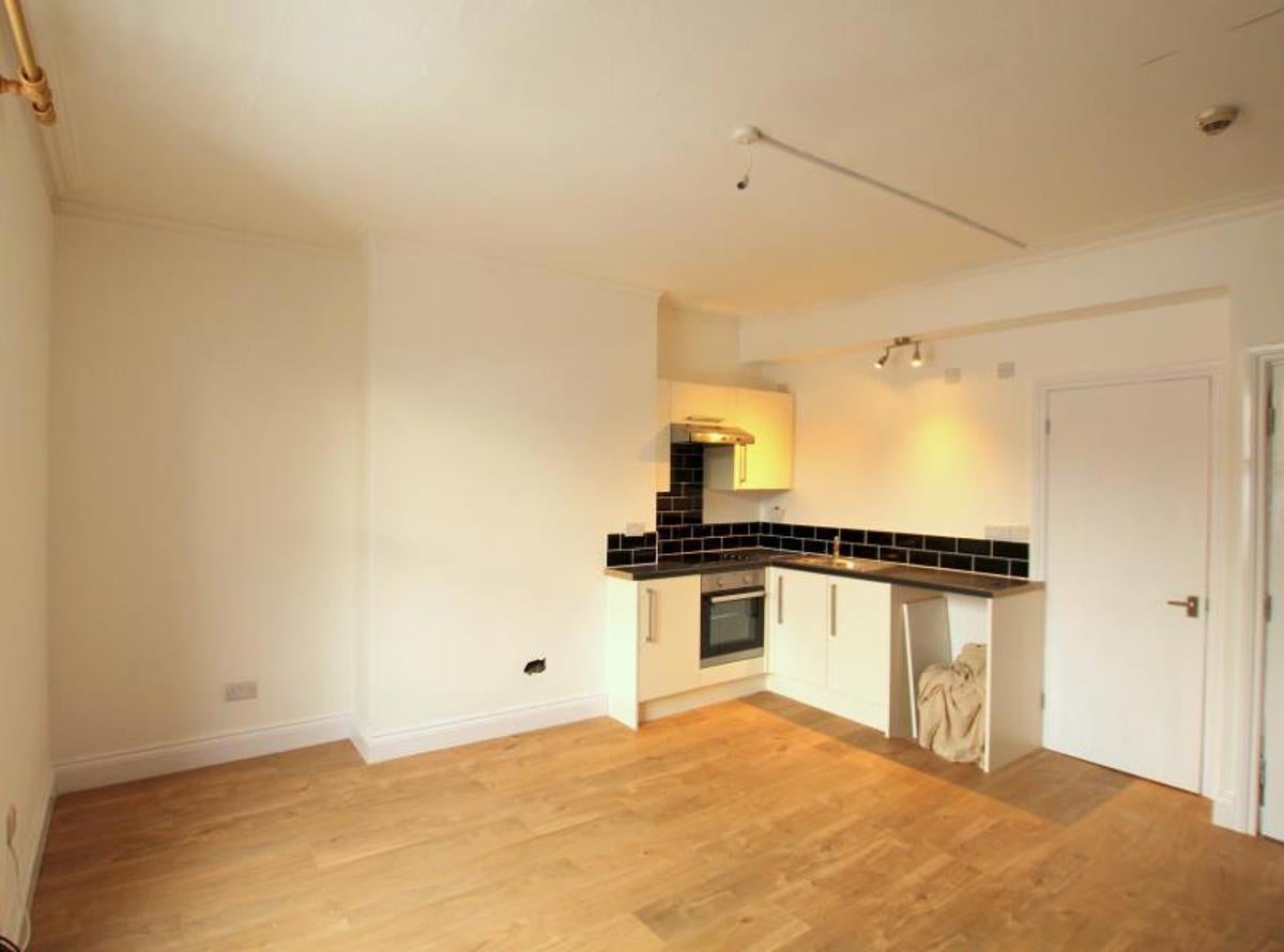Flat Cheltenham Road in Bristol