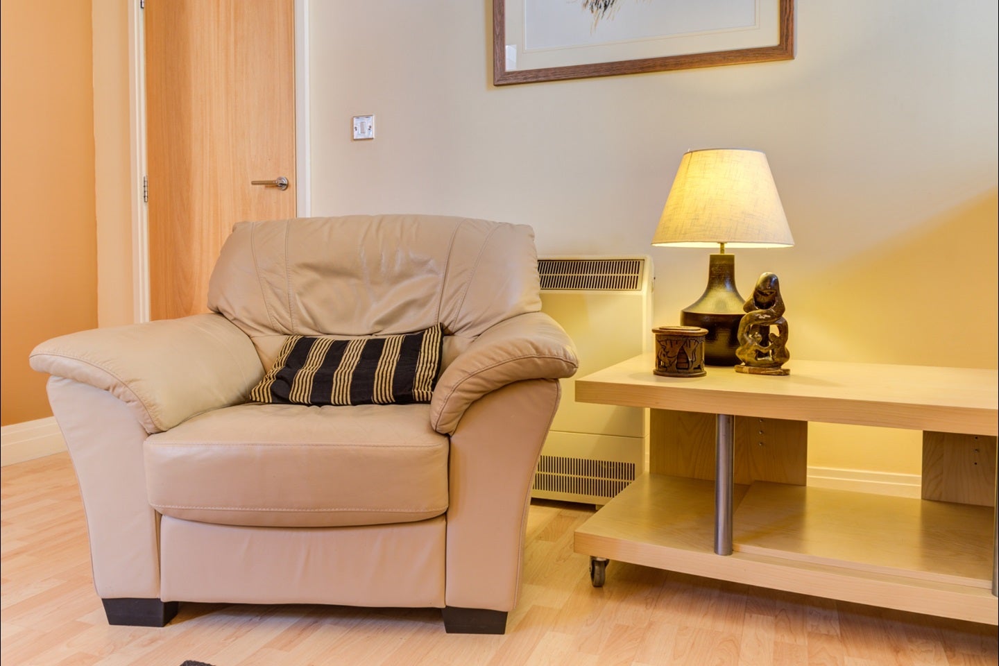 Flat Prescot Street in Greater London