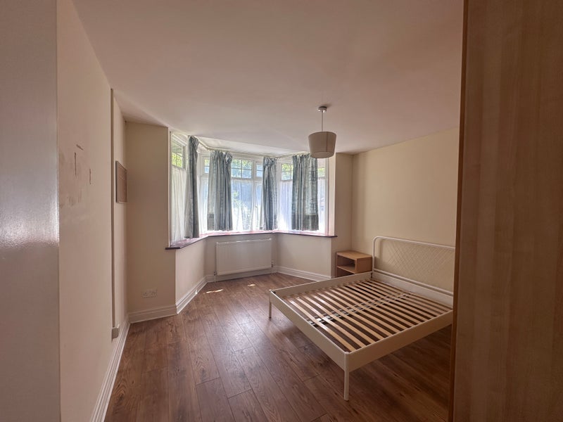 Room Barn Hill in Greater London