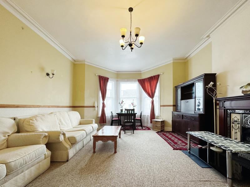 Flat Westmoreland Road in Bristol