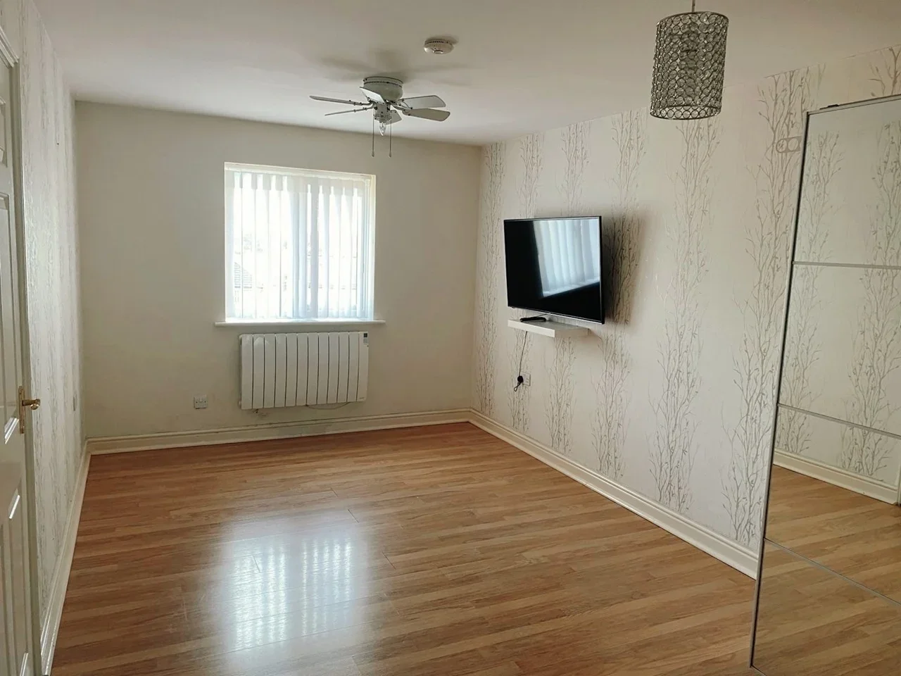 Flat Beaver Close in Greater London