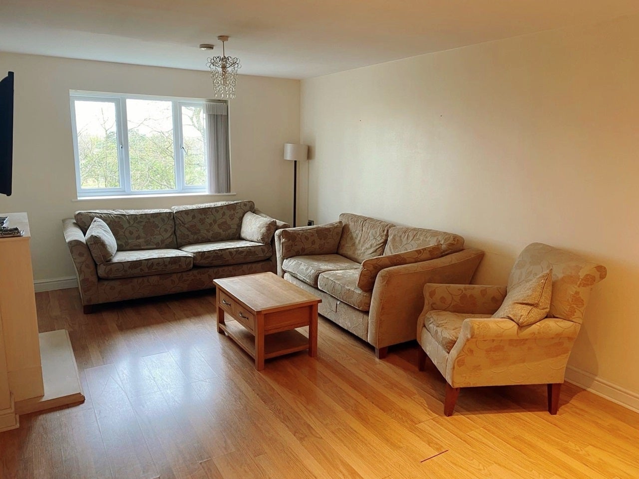 Flat Beaver Close in Greater London