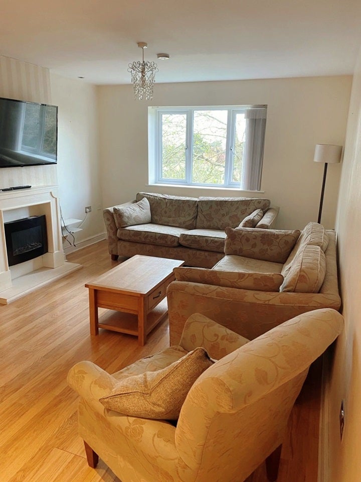 Flat Beaver Close in Greater London