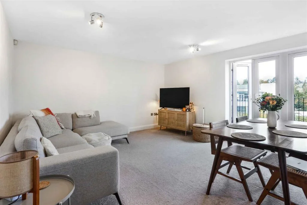 Flat Mulberry Close in Reigate and Banstead