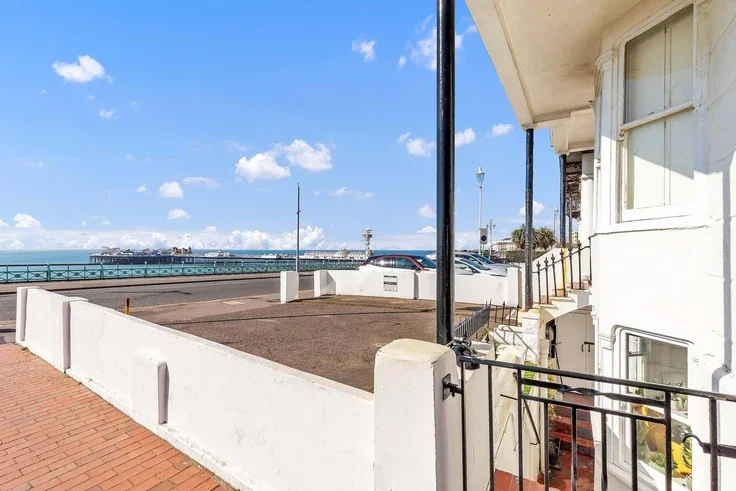 Flat Marine Parade in Brighton