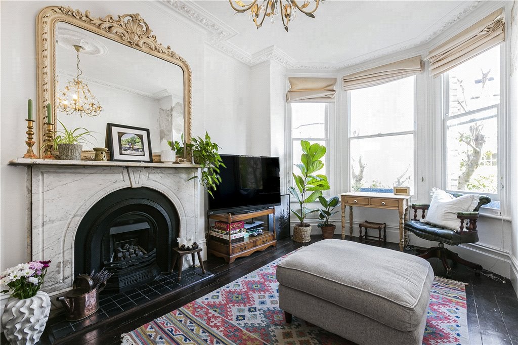 Flat Cromford Road in Greater London
