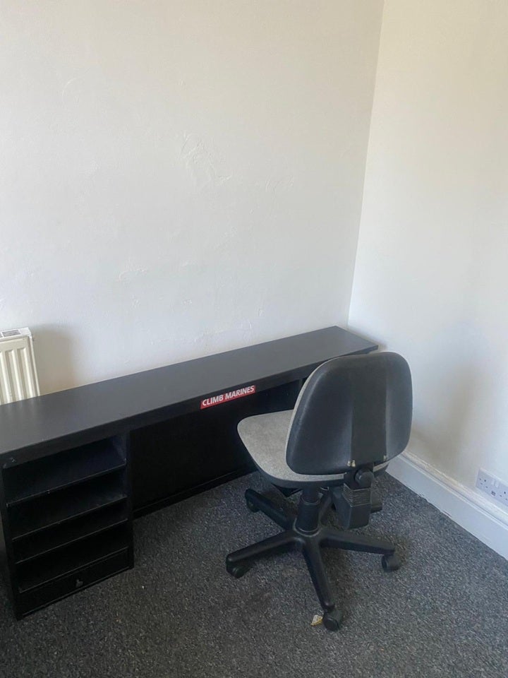 Room Luckwell Road in Bristol