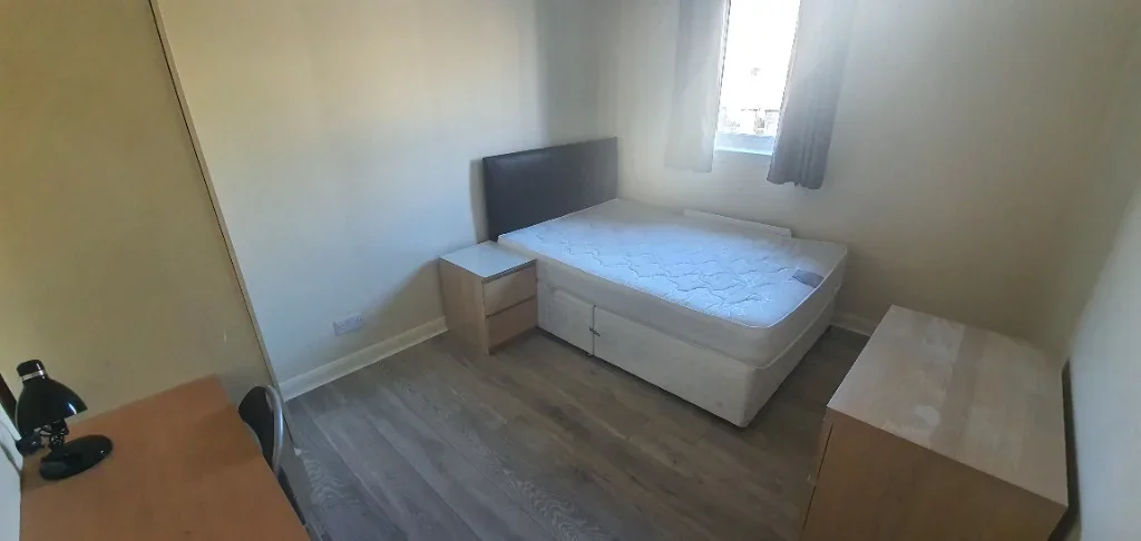 Room Rosebank Gardens in Aberdeen City