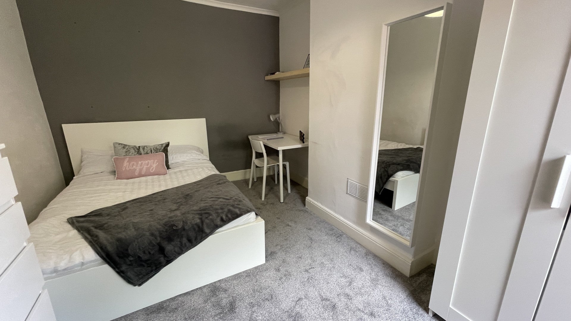 Room Denbigh Street in Chester