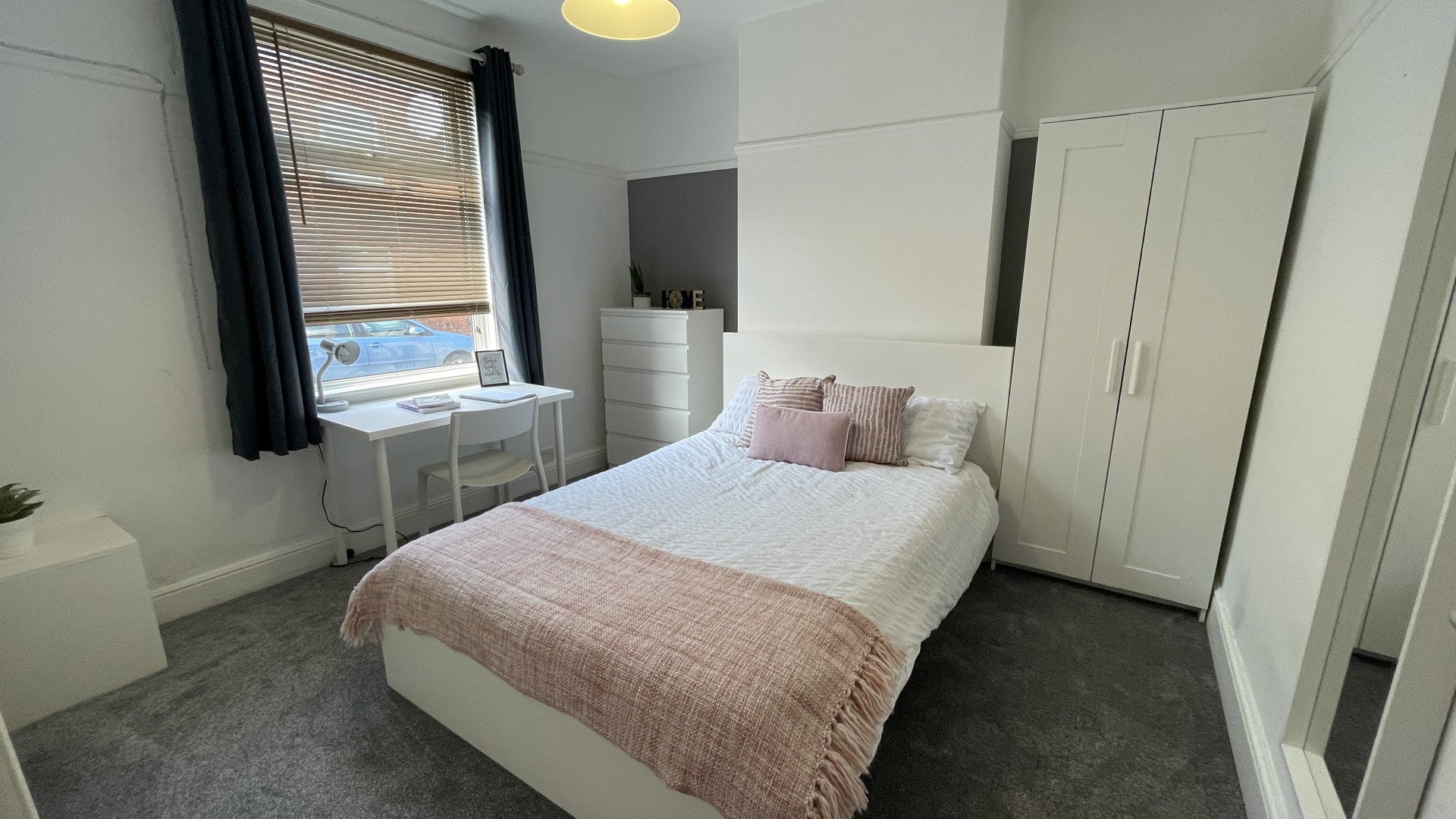 Room Denbigh Street in Chester