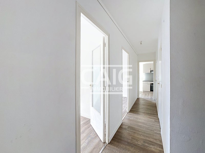 Flat Avenue Major Général Georges Vanier in Troyes