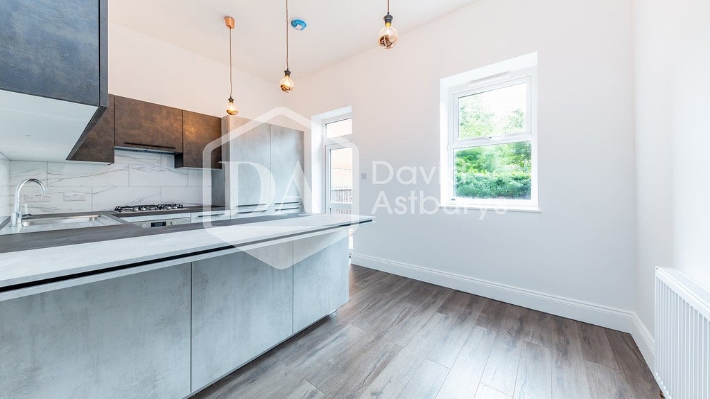 Flat Hornsey Lane in Greater London