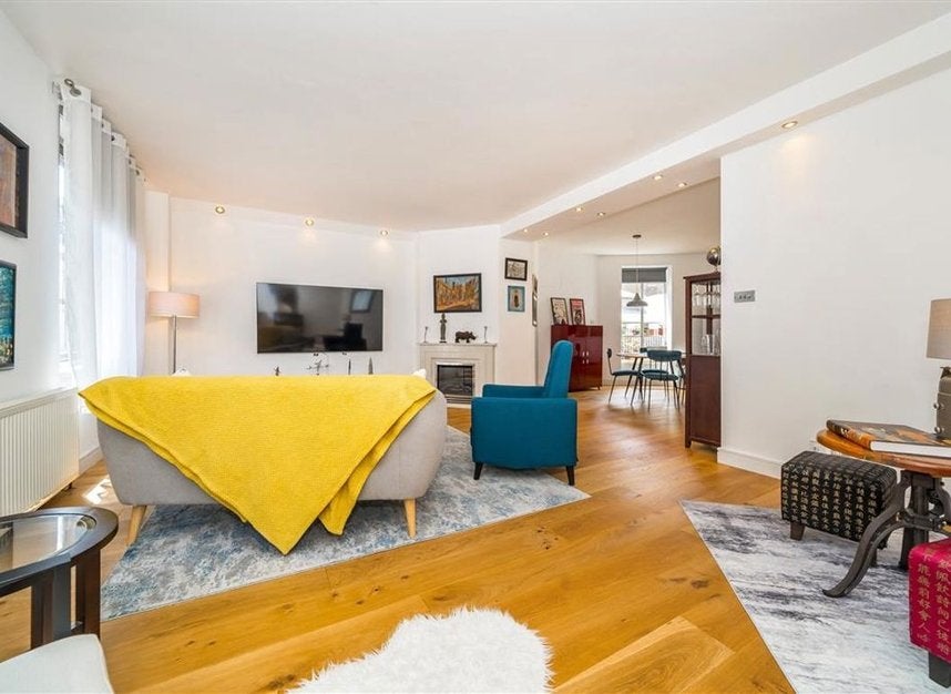 Flat Archer Street in City of Westminster