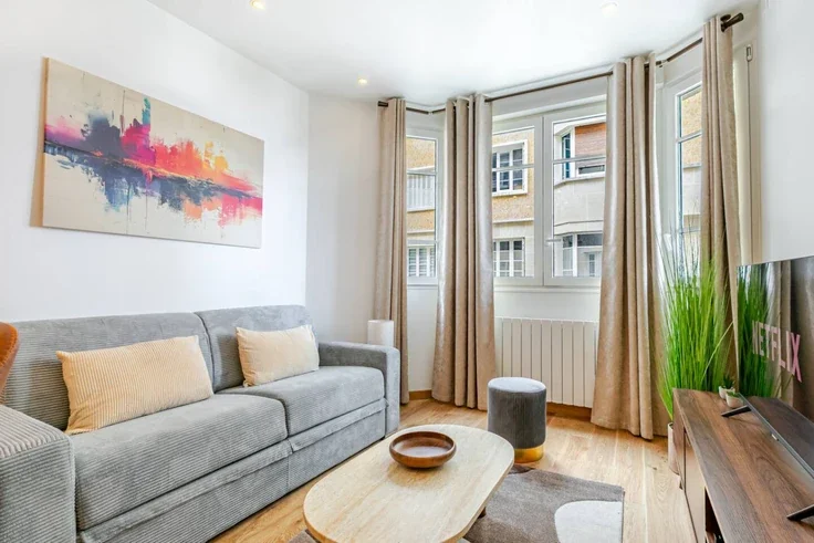 Flat Rue Raffet in Paris