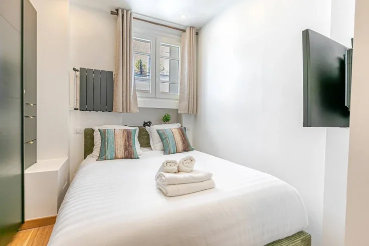 Flat Rue Raffet in Paris