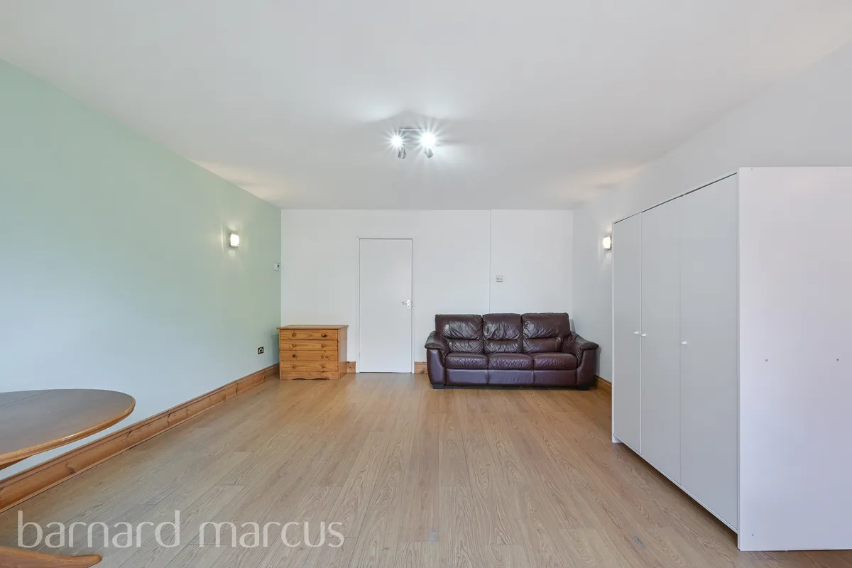 Flat Rodney Close in Greater London