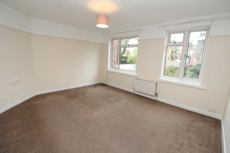 Room Howard Road in Greater London