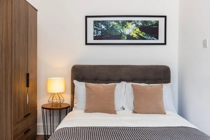 Flat Warwick Road in Greater London