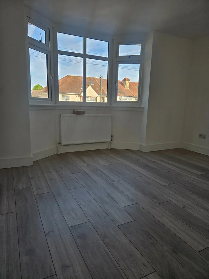 Room Lansdell Road in Greater London
